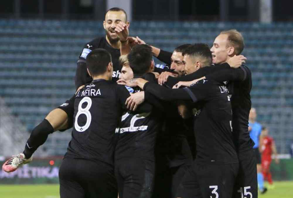 &Gamma;έ&lambda;&alpha;&sigma;&epsilon; &epsilon;&pi;&iota;&tau;έ&lambda;&omicron;&upsilon;&sigmaf; &tau;&omicron; &chi;&epsilon;&iota;&lambda;ά&kappa;&iota; &tau;&omicron;&upsilon;&sigmaf;