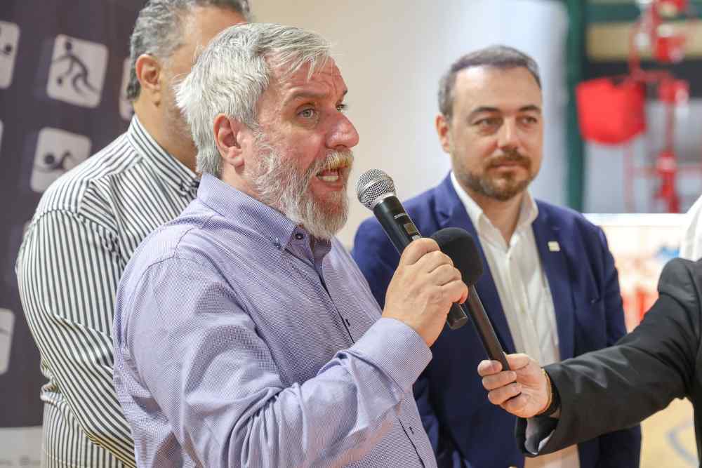 &Gamma;&iota;ά&nu;&nu;&eta;&sigmaf; &Delta;&alpha;&nu;&delta;ά&lambda;&eta;&sigmaf;: "&Sigma;&eta;&mu;&alpha;&nu;&tau;&iota;&kappa;ή &chi;&rho;&omicron;&nu;&iota;ά, &tau;&omicron; &sigma;&omega;&mu;&alpha;&tau;&epsilon;ί&omicron; &mu;&alpha;&sigmaf; &sigma;&upsilon;&mu;&pi;&lambda;&eta;&rho;ώ&nu;&epsilon;&iota; 100 &chi;&rho;ό&nu;&iota;&alpha; &zeta;&omega;ή&sigmaf;" (VIDEO)
