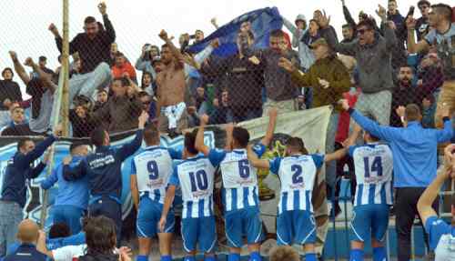 &Sigma;&tau;&alpha; &kappa;ά&gamma;&kappa;&epsilon;&lambda;&alpha; &omicron; &Eta;&rho;ό&delta;&omicron;&tau;&omicron;&sigmaf;