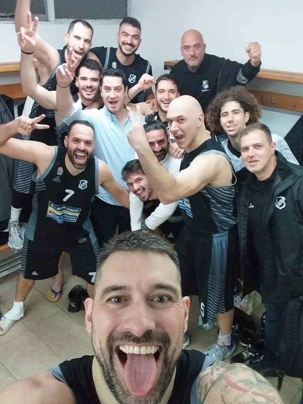 &Mu;ά&gamma;&kappa;&epsilon;&sigmaf; &sigma;&tau;&eta; &Rho;ό&delta;&omicron;!