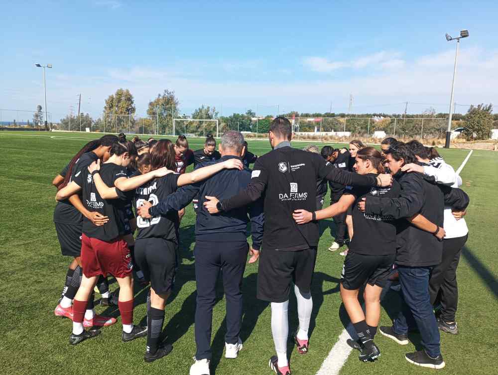 &Mu;&epsilon; &gamma;&kappa;&omicron;&lambda; &tau;&eta;&sigmaf; &Pi;&alpha;&nu;&alpha;&gamma;&iota;ώ&tau;&omicron;&upsilon; &tau;&alpha; &kappa;&omicron;&rho;ί&tau;&sigma;&iota;&alpha; &tau;&omicron;&upsilon; &Omicron;&Phi;&Eta; &pi;ή&rho;&alpha;&nu; &tau;&eta; &nu;ί&kappa;&eta; &sigma;&tau;&omicron; &kappa;&rho;&eta;&tau;&iota;&kappa;ό &nu;&tau;έ&rho;&mu;&pi;&iota; &mu;&epsilon; &tau;&eta; &Rho;&Epsilon;&Alpha; (1-0)