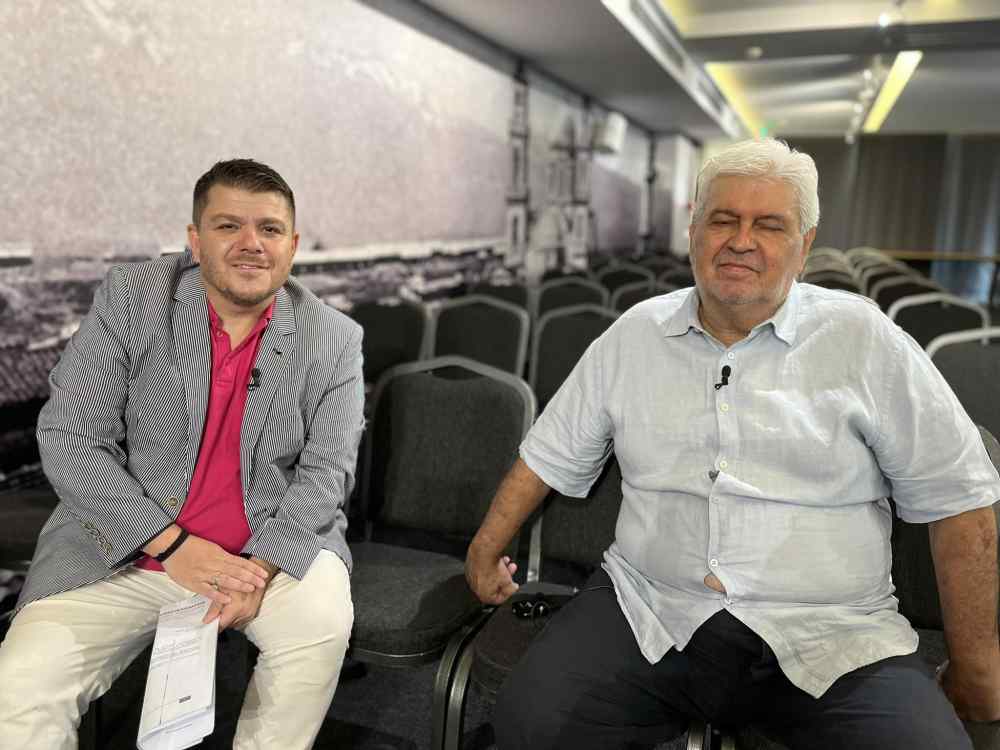 &Omicron;&lambda;&eta; &eta; "&kappa;&alpha;&upsilon;&tau;ή" &alpha;&tau;&zeta;έ&nu;&tau;&alpha; &tau;&omicron;&upsilon; &Epsilon;&lambda;&lambda;&eta;&nu;&iota;&kappa;&omicron;ύ &beta;ό&lambda;&epsilon;ϊ &sigma;&epsilon; &mu;&iota;&alpha; &sigma;&upsilon;&nu;έ&nu;&tau;&epsilon;&upsilon;&xi;&eta; &kappa;&alpha;&tau;ά&theta;&epsilon;&sigma;&eta;-&psi;&upsilon;&chi;ή&sigmaf;