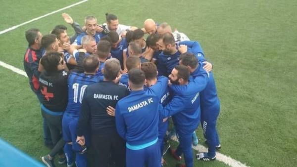 &Omega;&rho;&alpha;ί&alpha; &gamma;&kappa;&omicron;&lambda; &alpha;&pi;&omicron; &tau;&omicron; &tau;&omicron;&pi;&iota;&kappa;ό (VIDEO)