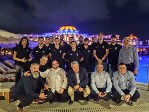 &Omicron; Ό&mu;&iota;&lambda;&omicron;&sigmaf; Mitsis Hotels &kappa;&omicron;&nu;&tau;ά &sigma;&tau;&eta;&nu; &pi;&rho;&omicron;&sigma;&pi;ά&theta;&epsilon;&iota;&alpha; &tau;&eta;&sigmaf; &omicron;&mu;ά&delta;&alpha;&sigmaf; &beta;ό&lambda;&epsilon;ϊ &tau;&omicron;&upsilon; &Omicron;&Phi;&Eta;