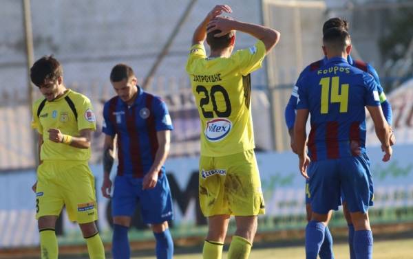 Football league: &Sigma;&tau;&eta;&nu; 6&eta; &theta;έ&sigma;&eta; &omicron; &Epsilon;&rho;&gamma;&omicron;&tau;έ&lambda;&eta;&sigmaf;-&Omicron;&lambda;&alpha; &tau;&alpha; &alpha;&pi;&omicron;&tau;&epsilon;&lambda;έ&sigma;&mu;&alpha;&tau;&alpha;