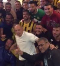 &Sigma;ώ&theta;&eta;&kappa;&epsilon; &omicron; &Epsilon;&rho;&gamma;&omicron;&tau;έ&lambda;&eta;&sigmaf;, ή&rho;&theta;&epsilon; &omicron; &Sigma;ά&mu;&iota;
