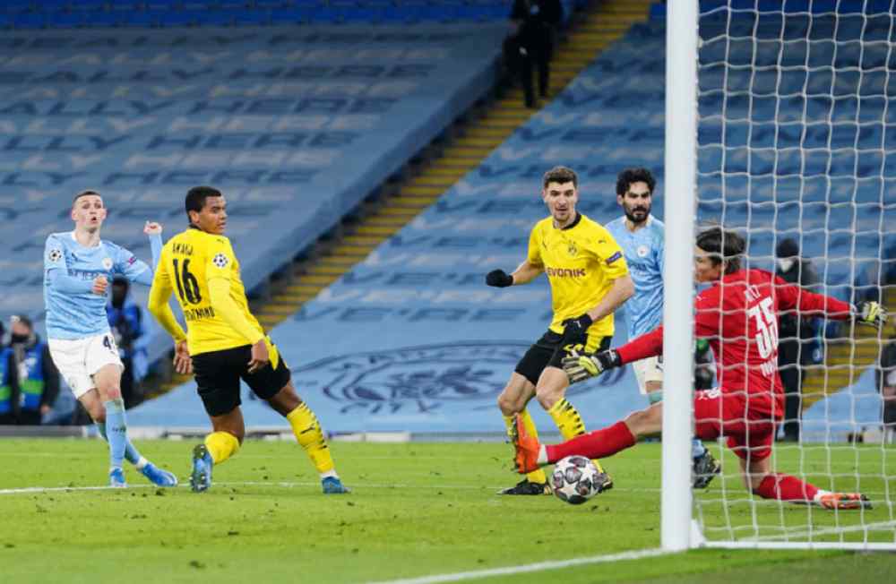 &Tau;&alpha; &gamma;&kappa;&omicron;&lambda; &tau;&omicron;&upsilon; Champions League (VIDEOS)