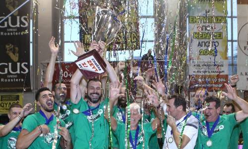 &Pi;&rho;&omega;&tau;&alpha;&theta;&lambda;&eta;&tau;ή&sigmaf; &Epsilon;&lambda;&lambda;ά&delta;&omicron;&sigmaf; &mu;&epsilon;&tau;ά &alpha;&pi;&omicron; 14 &chi;&rho;ό&nu;&iota;&alpha; &omicron; &Pi;&alpha;&nu;&alpha;&theta;&eta;&nu;&alpha;&iota;&kappa;ό&sigmaf; (VIDEO)