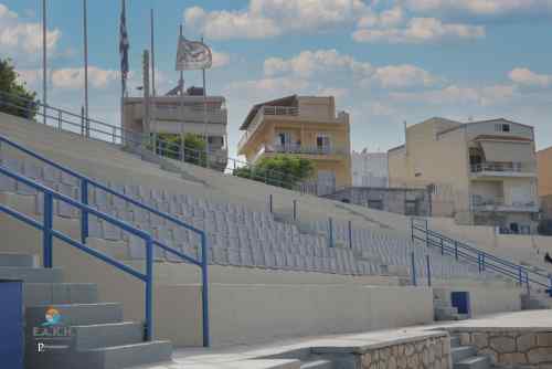 &Gamma;ί&nu;&epsilon;&tau;&alpha;&iota; "&pi;&alpha;&lambda;&alpha;&tau;ά&kappa;&iota;"