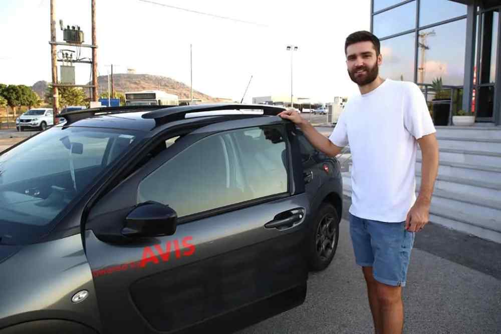 &Tau;&rho;έ&chi;&epsilon;&iota; &gamma;&iota;&alpha; &tau;&eta;&nu;...&pi;&rho;&epsilon;&mu;&iota;έ&rho;&alpha; &omicron; &Tau;&omicron;&rho;ά&lambda;!