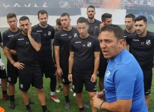 &Mu;&epsilon; &tau;&omicron;&upsilon;&sigmaf; &gamma;&nu;&omega;&sigma;&tau;&omicron;ύ&sigmaf; &alpha;&pi;ό&nu;&tau;&epsilon;&sigmaf; &omicron; &Omicron;&Phi;&Eta;