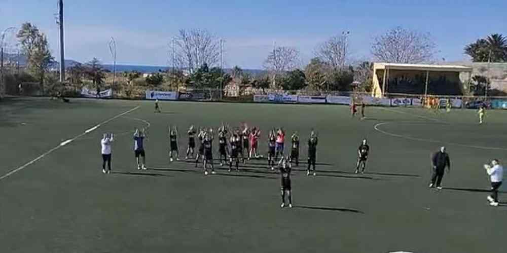 &Pi;&rho;&omega;&tau;&alpha;&theta;&lambda;ή&tau;&rho;&iota;&epsilon;&sigmaf; &Kappa;&rho;ή&tau;&eta;&sigmaf; &mu;&epsilon; 8/8