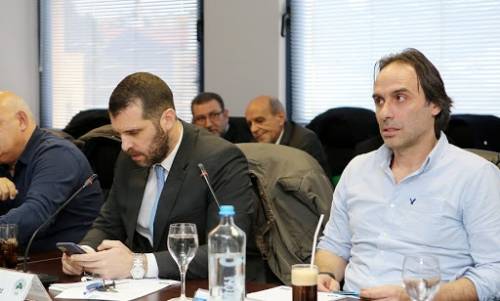 &Omicron; &Pi;&omicron;&upsilon;&rho;&sigma;&alpha;&nu;ί&delta;&eta;&sigmaf; &pi;&iota;&sigma;&tau;&epsilon;ύ&epsilon;&iota; ό&tau;&iota; &mu;&pi;&omicron;&rho;&epsilon;ί &nu;&alpha; &alpha;&lambda;&lambda;ά&xi;&epsilon;&iota; &eta; &alpha;&pi;ό&phi;&alpha;&sigma;&eta; &gamma;&iota;&alpha; &tau;&omicron; 20%