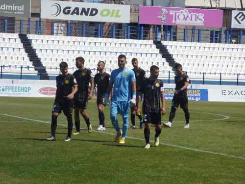 &Omicron; &pi;&alpha;&rho;ά&delta;&epsilon;&iota;&sigma;&omicron;&sigmaf; έ&gamma;&iota;&nu;&epsilon;...&kappa;ό&lambda;&alpha;&sigma;&eta;