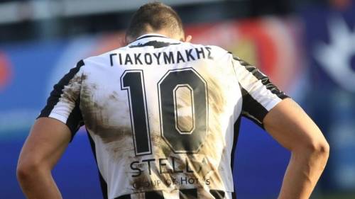 &Epsilon;&nu;&alpha; &phi;&iota;ά&sigma;&kappa;&omicron;, &mu;&epsilon; έ&nu;&alpha; &mu;&epsilon;&gamma;ά&lambda;&omicron; &chi;&alpha;&mu;έ&nu;&omicron;