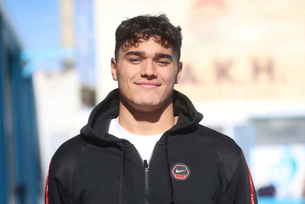 &Sigma;&tau;&eta;&nu; &pi;&rho;&omicron;&epsilon;&tau;&omicron;&iota;&mu;&alpha;&sigma;ί&alpha; &tau;&eta;&sigmaf; &Epsilon;&theta;&nu;&iota;&kappa;ή&sigmaf; &Epsilon;&phi;ή&beta;&omega;&nu; (&Kappa;18), &omicron; &pi;&omicron;&lambda;ί&sigma;&tau;&alpha;&sigmaf; &tau;&omicron;&upsilon; &Omicron;&Phi;&Eta; &Alpha;&lambda;έ&xi;&alpha;&nu;&delta;&rho;&omicron;&sigmaf; &Pi;&alpha;&tau;&omicron;ύ&nu;&alpha;&sigmaf;