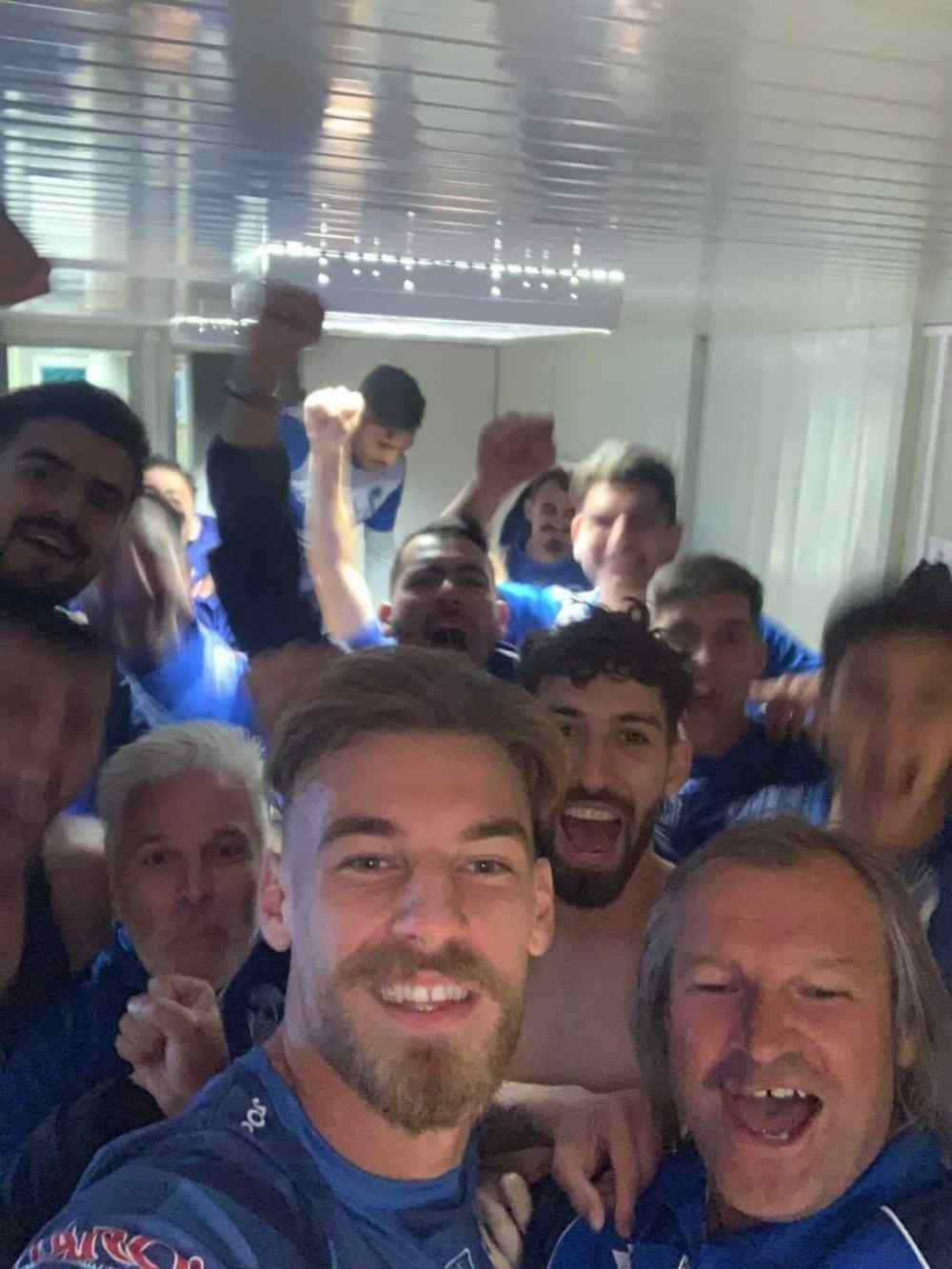 &Gamma;&rho;ά&phi;&epsilon;&iota; &iota;&sigma;&tau;&omicron;&rho;ί&alpha; &sigma;&tau;&omicron; &Kappa;ύ&pi;&epsilon;&lambda;&lambda;&omicron; &Epsilon;&lambda;&lambda;ά&delta;&omicron;&sigmaf; &omicron; &Alpha;&Omicron;&Alpha;&Nu;-&Pi;έ&rho;&alpha;&sigma;&epsilon; &sigma;&tau;&omicron;&upsilon;&sigmaf; 16