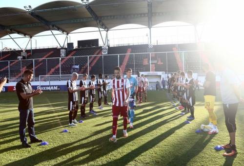 &Omicron;&iota; &pi;&alpha;ί&kappa;&tau;&epsilon;&sigmaf; &tau;&omicron;&upsilon; &Omicron;&Phi;&Eta; &chi;&epsilon;&iota;&rho;&omicron;&kappa;&rho;&omicron;&tau;&omicron;ύ&nu; &tau;&omicron;&nu; &pi;&rho;&omega;&tau;&alpha;&theta;&lambda;&eta;&tau;ή &Omicron;&lambda;&upsilon;&mu;&pi;&iota;&alpha;&kappa;ό &sigma;&tau;&omicron; &Gamma;&epsilon;&nu;&tau;ί &Kappa;&omicron;&upsilon;&lambda;έ (VIDEO)