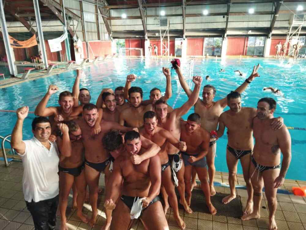 &Sigma;&pi;&omicron;&upsilon;&delta;&alpha;ί&alpha; &epsilon;&nu;έ&rho;&gamma;&epsilon;&iota;&alpha;: &Omicron; &pi;&rho;ώ&tau;&omicron;&sigmaf; &alpha;&gamma;ώ&nu;&alpha;&sigmaf; &upsilon;&delta;&alpha;&tau;&omicron;&sigma;&phi;&alpha;ί&rho;&iota;&sigma;&eta;&sigmaf; &Alpha;&mu;&Epsilon;&Alpha; &alpha;&pi;&omicron; &tau;&omicron; &pi;ό&lambda;&omicron; &tau;&omicron;&upsilon; &Omicron;&Phi;&Eta;