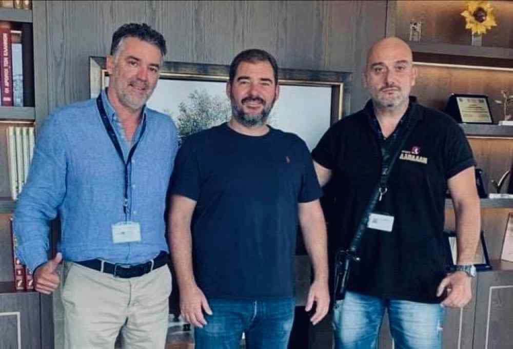 H &delta;&iota;&alpha;&chi;&rho;&omicron;&nu;&iota;&kappa;ή &pi;&rho;&omicron;&sigma;&phi;&omicron;&rho;ά &tau;&omicron;&upsilon; &Alpha;&nu;&tau;ώ&nu;&eta; &Kappa;&alpha;&rho;ά&tau;&zeta;&eta; &pi;&rho;&omicron;&sigmaf; &tau;&omicron;&nu; &Omicron;&Phi;&Eta;