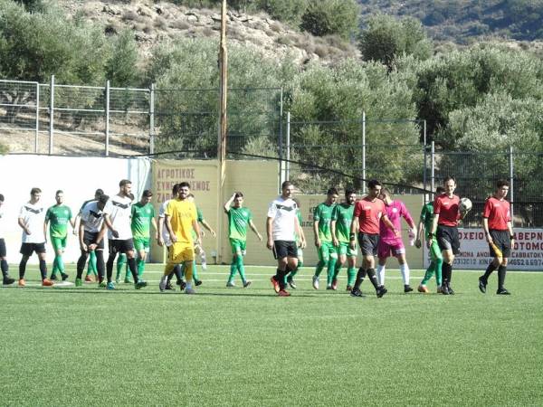 To&pi;&iota;&kappa;ό: &Epsilon;&pi;&iota;&alpha;&sigma;&epsilon; 13&alpha;&rho;&iota; &kappa;&alpha;&iota; &mu;ό&nu;&omicron;&sigmaf; &sigma;&tau;&eta;&nu; &kappa;&omicron;&rho;&upsilon;&phi;ή &omicron; &Zeta;&alpha;&rho;ό&sigmaf;-&Omicron;&lambda;&alpha; &tau;&alpha; &alpha;&pi;&omicron;&tau;&epsilon;&lambda;έ&sigma;&mu;&alpha;&tau;&alpha;