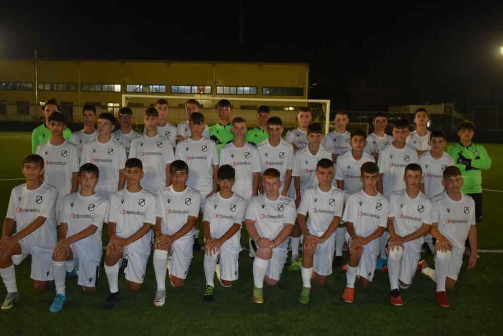 H Youth League &tau;&omicron;&upsilon; &Epsilon;&rho;&alpha;&sigma;&iota;&tau;έ&chi;&nu;&eta; &Omicron;&Phi;&Eta;-&Tau;&omicron; &rho;ό&sigma;&tau;&epsilon;&rho; &tau;&eta;&sigmaf; &omicron;&mu;ά&delta;&alpha;&sigmaf;
