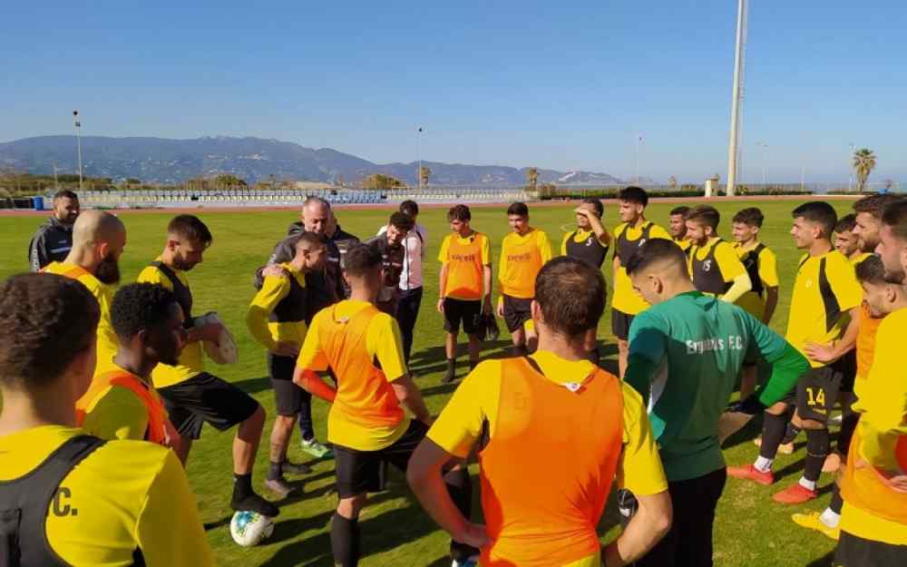 &Pi;&rho;&omicron;&pi;ό&nu;&eta;&sigma;&eta;, &epsilon;&upsilon;&chi;έ&sigmaf; &kappa;&alpha;&iota; ...&kappa;&epsilon;&rho;ά&sigma;&mu;&alpha;&tau;&alpha;