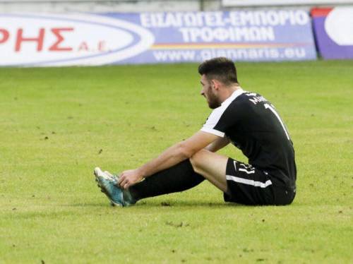 H &kappa;ό&kappa;&kappa;&iota;&nu;&eta; &tau;&omicron;&upsilon; &Mu;ά&nu;&omicron;&upsilon;, &omicron; "&Pi;&alpha;&pi;" &pi;&omicron;&upsilon; &theta;ύ&mu;&iota;&sigma;&epsilon; &Gamma;&kappa;έ&rho;&alpha;&rho;&nu;&tau; &kappa;&alpha;&iota; &sigma;&tau;&iota;&gamma;&mu;έ&sigmaf; &alpha;&nu;&theta;&rho;&omega;&pi;&iota;ά&sigmaf; &sigma;&tau;&omicron; &Gamma;&epsilon;&nu;&tau;ί &Kappa;&omicron;&upsilon;&lambda;έ!