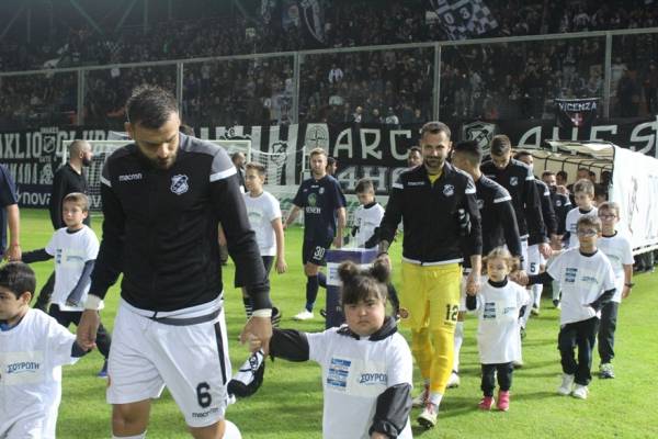 &Pi;&alpha;&iota;&chi;&nu;ί&delta;&iota;&alpha; &pi;&omicron;&upsilon; &mu;&epsilon;&tau;&rho;ά&epsilon;&iota; &tau;&omicron; &alpha;&pi;&omicron;&tau;έ&lambda;&epsilon;&sigma;&mu;&alpha;