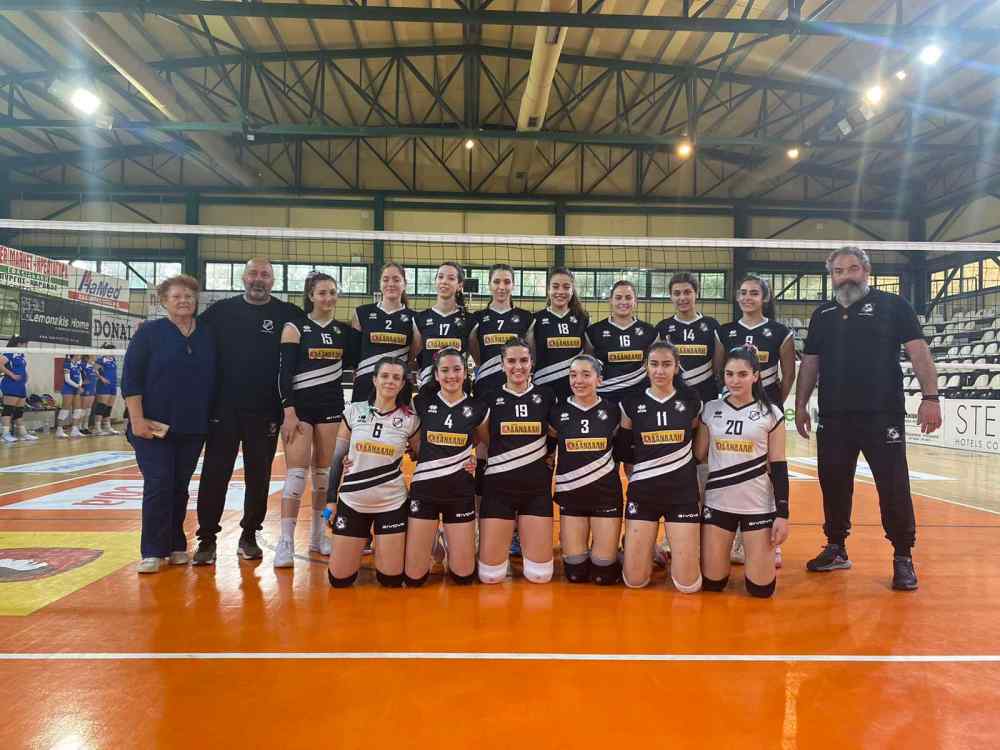 &Mu;&epsilon;&gamma;ά&lambda;&eta; &nu;ί&kappa;&eta; &sigma;&epsilon; &pi;&alpha;&iota;&chi;&nu;ί&delta;&iota; &delta;&iota;&alpha;&phi;ή&mu;&iota;&sigma;&eta; &tau;&omicron;&upsilon; &beta;ό&lambda;&epsilon;ϊ