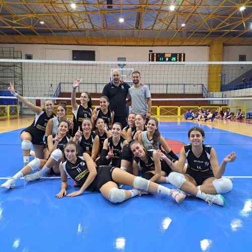 &Sigma;&tau;&omicron;&nu; &tau;&epsilon;&lambda;&iota;&kappa;ό &omicron;&iota; &gamma;&upsilon;&nu;&alpha;ί&kappa;&epsilon;&sigmaf; &tau;&omicron;&upsilon; &Omicron;&Phi;&Eta;