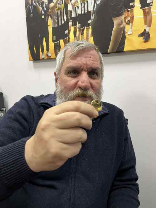 &Tau;&omicron; &phi;&lambda;&omicron;&upsilon;&rho;ί &sigma;&tau;&omicron;&nu;...&pi;&rho;ό&epsilon;&delta;&rho;&omicron;!