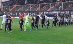 &Gamma;&kappa;&omicron;&lambda;ά&rho;&alpha; &alpha;&pi;&omicron; &tau;&omicron;&nu; &Kappa;&omicron;&iota;&lambda;&iota;ά&rho;&alpha; &sigma;&tau;&omicron; &Gamma;&epsilon;&nu;&tau;ί &Kappa;&omicron;&upsilon;&lambda;έ &kappa;&alpha;&iota; &tau;&rho;ί&alpha; &alpha;&kappa;&upsilon;&rho;&omega;&theta;έ&nu;&tau;&alpha; &gamma;&kappa;&omicron;&lambda;! (VIDEO)