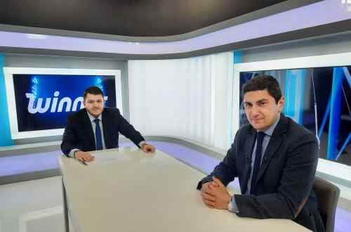 &Eta; &alpha;&pi;&omicron;&kappa;ά&lambda;&upsilon;&psi;&eta; &tau;&omicron;&upsilon; &Alpha;&upsilon;&gamma;&epsilon;&nu;ά&kappa;&eta;