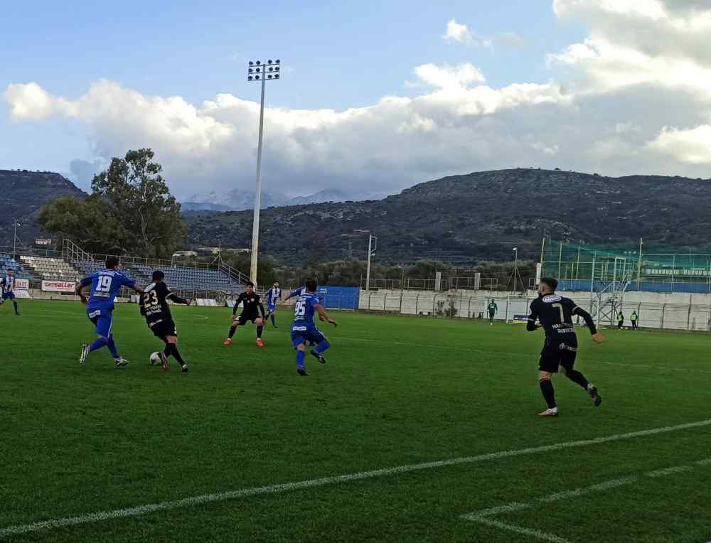 M&epsilon;&gamma;ά&lambda;&omicron; &delta;&iota;&pi;&lambda;ό &sigma;&tau;&alpha; &Chi;&alpha;&nu;&iota;ά &omicron; &Epsilon;&rho;&gamma;&omicron;&tau;έ&lambda;&eta;&sigmaf;