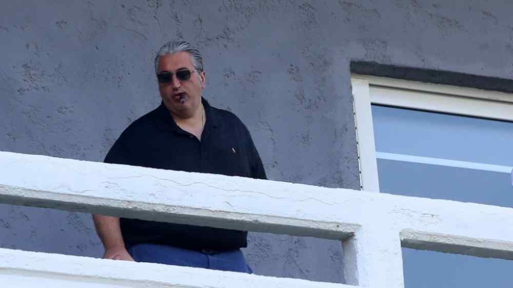 &Sigma;&tau;&omicron; &mu;&pi;&alpha;&lambda;&kappa;ό&nu;&iota; &omicron; &Mu;&pi;&omicron;ύ&sigma;&eta;&sigmaf;-&Delta;&epsilon;&nu; &epsilon;ί&pi;&epsilon; &lambda;έ&xi;&eta; &gamma;&iota;&alpha; &tau;&omicron; &sigma;ή&mu;&alpha;