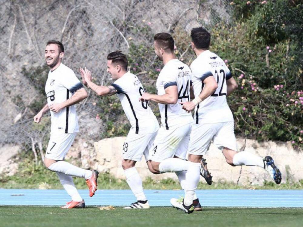 90 &lambda;&epsilon;&pi;&tau;ά &alpha;&pi;&omicron; &tau;&eta;&nu;...&kappa;&omicron;ύ&pi;&alpha; &omicron; &Omicron;&Phi;&Eta;-&Delta;&epsilon;ί&tau;&epsilon; &tau;&iota; έ&gamma;&iota;&nu;&epsilon; &sigma;&tau;&eta;&nu; Football league