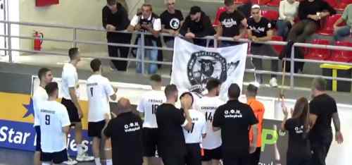 &Omicron; &kappa;ό&sigma;&mu;&omicron;&sigmaf; &tau;&omicron;&upsilon; &Omicron;&Phi;&Eta; &chi;&epsilon;&iota;&rho;&omicron;&kappa;&rho;ό&tau;&eta;&sigma;&epsilon; &sigma;&tau;&eta;&nu; &Pi;&omicron;&lambda;ί&chi;&nu;&eta; &tau;&alpha; &pi;&alpha;&iota;&delta;&iota;ά &tau;&omicron;&upsilon; &beta;ό&lambda;&epsilon;&iota;