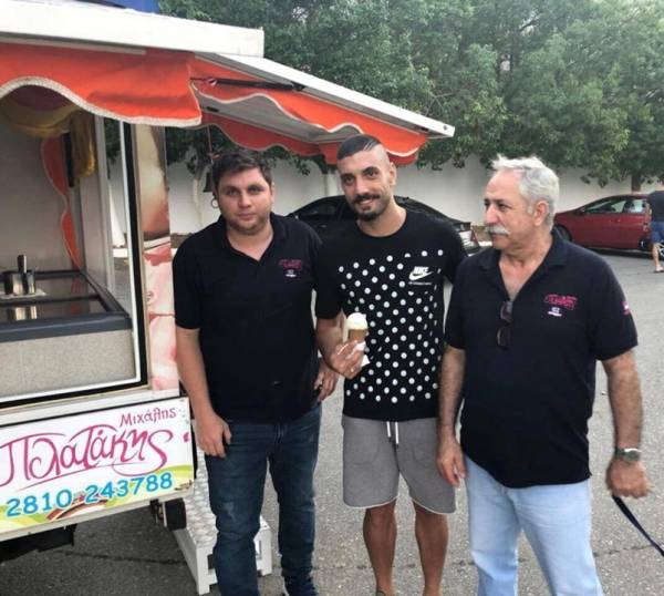 &Mu;&iota;&alpha;...&gamma;&lambda;&upsilon;&kappa;&iota;ά έ&kappa;&pi;&lambda;&eta;&xi;&eta; &gamma;&iota;&alpha; &tau;&omicron;&upsilon;&sigmaf; &pi;&alpha;ί&kappa;&tau;&epsilon;&sigmaf; &tau;&omicron;&upsilon; &Omicron;&Phi;&Eta; (&Phi;&Omega;&Tau;&Omicron;&Gamma;&Rho;A&Phi;&Iota;&Epsilon;&Sigma;)