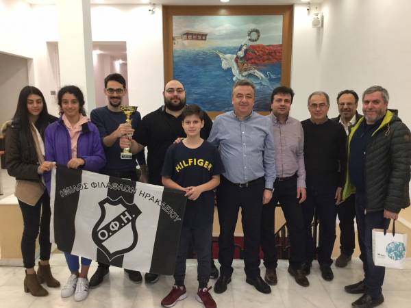 &Omicron; &Pi;&epsilon;&rho;&iota;&phi;&epsilon;&rho;&epsilon;&iota;ά&rho;&chi;&eta;&sigmaf; &Kappa;&rho;ή&tau;&eta;&sigmaf; &sigma;&tau;&omicron; &pi;&lambda;&epsilon;&upsilon;&rho;ό &tau;&eta;&sigmaf; &sigma;&kappa;&alpha;&kappa;&iota;&sigma;&tau;&iota;&kappa;ή&sigmaf; &omicron;&mu;ά&delta;&alpha;&sigmaf; &tau;&omicron;&upsilon; &Omicron;&Phi;&Eta;