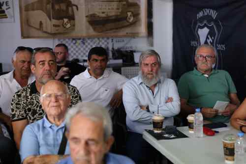 &Delta;ί&nu;&epsilon;&iota; &tau;&rho;ί&alpha; &chi;&rho;ό&nu;&iota;&alpha;, &gamma;&iota;&alpha; &tau;&eta; &delta;&iota;ά&delta;&omicron;&chi;&eta; &lambda;ύ&sigma;&eta;