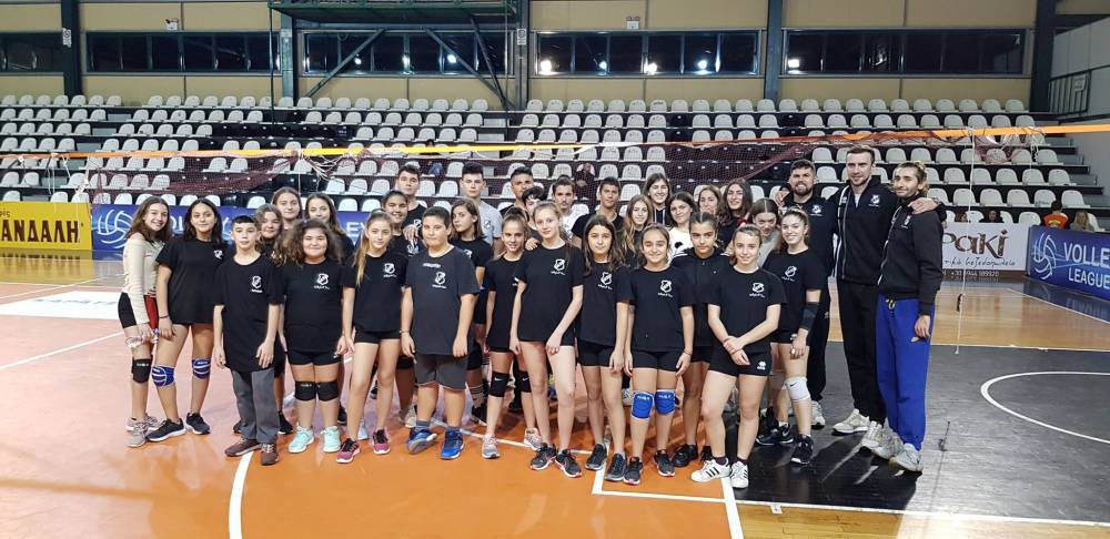 &Epsilon;ί&pi;&alpha;&nu; &Kappa;&alpha;&lambda;ή &Chi;&rho;&omicron;&nu;&iota;ά ...&pi;&alpha;ί&zeta;&omicron;&nu;&tau;&alpha;&sigmaf; &beta;ό&lambda;&epsilon;&iota; &sigma;&tau;&omicron;&nu; &Omicron;&Phi;&Eta; (&Phi;&Omega;&Tau;&Omicron;&Gamma;&Rho;&Alpha;&Phi;&Iota;&Epsilon;&Sigma;)