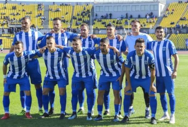 "&Gamma;&epsilon;&lambda;ά&epsilon;&iota; &omicron; &kappa;ό&sigma;&mu;&omicron;&sigmaf; &mu;&epsilon; &tau;&omicron; &pi;έ&nu;&alpha;&lambda;&tau;&iota; &sigma;&tau;&alpha; &Tau;&rho;ί&kappa;&alpha;&lambda;&alpha;" &phi;&omega;&nu;ά&zeta;&epsilon;&iota; &omicron; &Eta;&rho;ό&delta;&omicron;&tau;&omicron;&sigmaf;!
