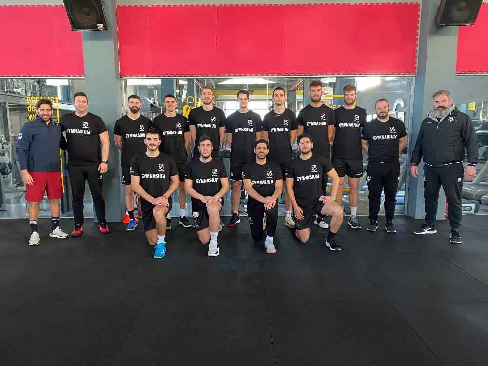 H &omicron;&mu;ά&delta;&alpha; &beta;ό&lambda;&epsilon;&iota; &tau;&omicron;&upsilon; &Omicron;&Phi;&Eta;...&delta;&upsilon;&nu;&alpha;&mu;ώ&nu;&epsilon;&iota; &sigma;&tau;&omicron; Gymnasium Fitness Club