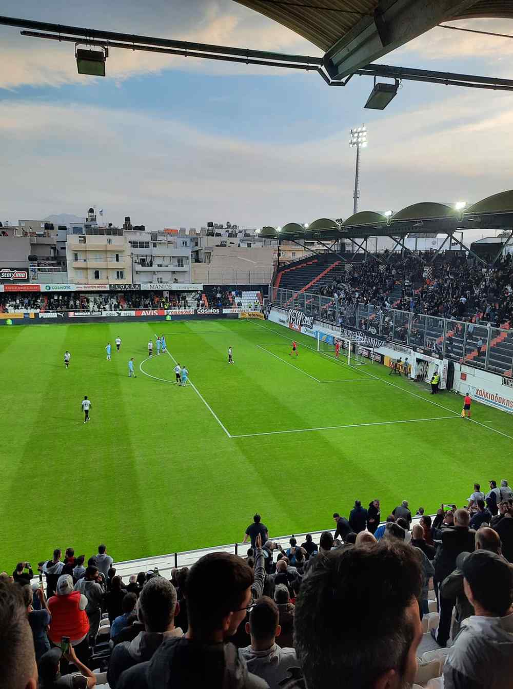 &Omicron;&Phi;&Eta;-&Iota;&omega;&nu;&iota;&kappa;ό&sigmaf; 2-1: &Mu;&epsilon; &pi;έ&nu;&alpha;&lambda;&tau;&iota; &tau;&omicron;&upsilon; &Lambda;ά&mu;&pi;&rho;&omicron;&upsilon; &mu;έ&sigma;&omega; VAR &sigma;&tau;&omicron; 87'