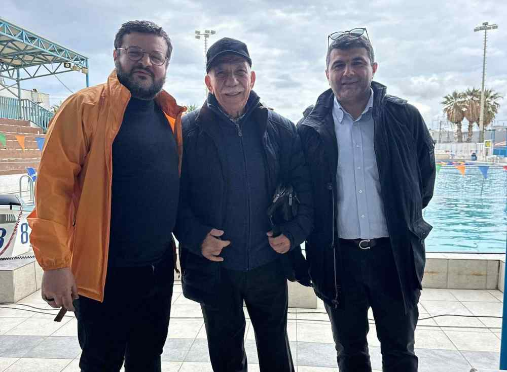 &Pi;&lambda;&alpha;&tau;&iota;ά &chi;&alpha;&mu;ό&gamma;&epsilon;&lambda;&alpha; &sigma;&tau;&omicron; &kappa;&omicron;&lambda;&upsilon;&mu;&beta;&eta;&tau;ή&rho;&iota;&omicron; &gamma;&iota;&alpha; &tau;&omicron;&nu; &Omicron;&Phi;&Eta;