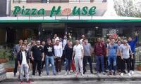 &Tau;&omicron; Pizza House έ&kappa;&alpha;&nu;&epsilon; &tau;&omicron; &tau;&rho;&alpha;&pi;έ&zeta;&iota; &sigma;&tau;&omicron;&nu; &Omicron;&Phi;&Eta; (&Phi;&Omega;&Tau;&Omicron;&Gamma;&Rho;&Alpha;&Phi;&Iota;&Epsilon;&Sigma;)