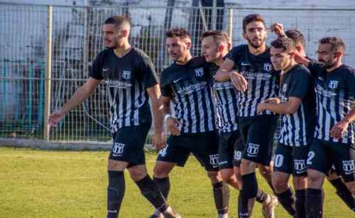 &Gamma;&kappa;&omicron;&lambda; &alpha;&pi;&omicron; &tau;&alpha; &mu;&pi;&alpha;&rho;ά&zeta; (VIDEOS)