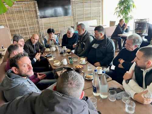&Sigma;&tau;&omicron; &tau;&rho;&alpha;&pi;έ&zeta;&iota; &tau;&alpha; &nu;έ&alpha; &pi;&alpha;&iota;&delta;&iota;ά &tau;&omicron;&upsilon; &Omicron;&Phi;&Eta;-&Alpha;&upsilon;&xi;ά&nu;&omicron;&nu;&tau;&alpha;&iota; &omicron;&iota; &pi;&rho;&omega;&tau;&omicron;&beta;&omicron;&upsilon;&lambda;ί&epsilon;&sigmaf; &gamma;&iota;&alpha; &tau;&omicron;&nu; &tau;&epsilon;&lambda;&iota;&kappa;ό &Kappa;&upsilon;&pi;έ&lambda;&lambda;&omicron;&upsilon;