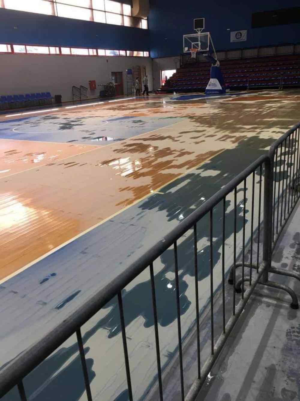 &Delta;&epsilon;&nu; &gamma;&lambda;ύ&tau;&omega;&sigma;&epsilon; &tau;&omicron; &kappa;&lambda;&epsilon;&iota;&sigma;&tau;ό &gamma;&upsilon;&mu;&nu;&alpha;&sigma;&tau;ή&rho;&iota;&omicron; &Chi;&epsilon;&rho;&sigma;&omicron;&nu;ή&sigma;&omicron;&upsilon;: &Tau;&omicron; &nu;&epsilon;&rho;ό &sigma;&kappa;έ&pi;&alpha;&sigma;&epsilon; &tau;&omicron; &pi;&alpha;&rho;&kappa;έ